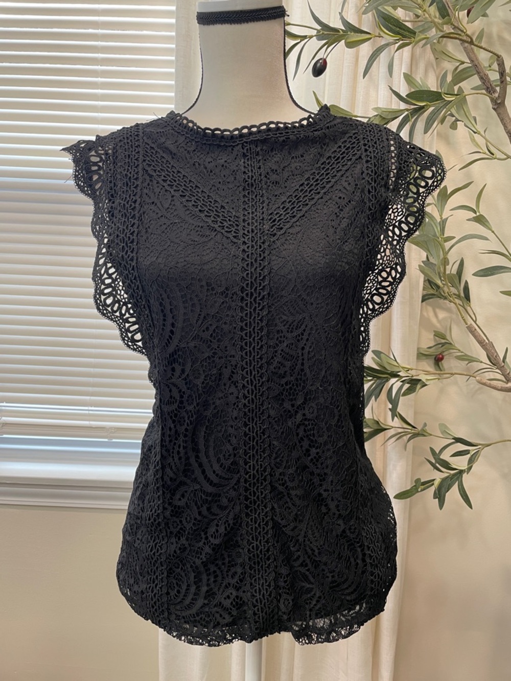 Cable & Gauge Black Crochet Lace Top Blouse M